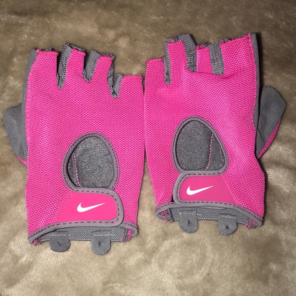 Women’s Nike weight lifting glove